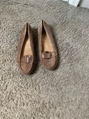 Vionic Brown Textured Loafers with Bow Accent